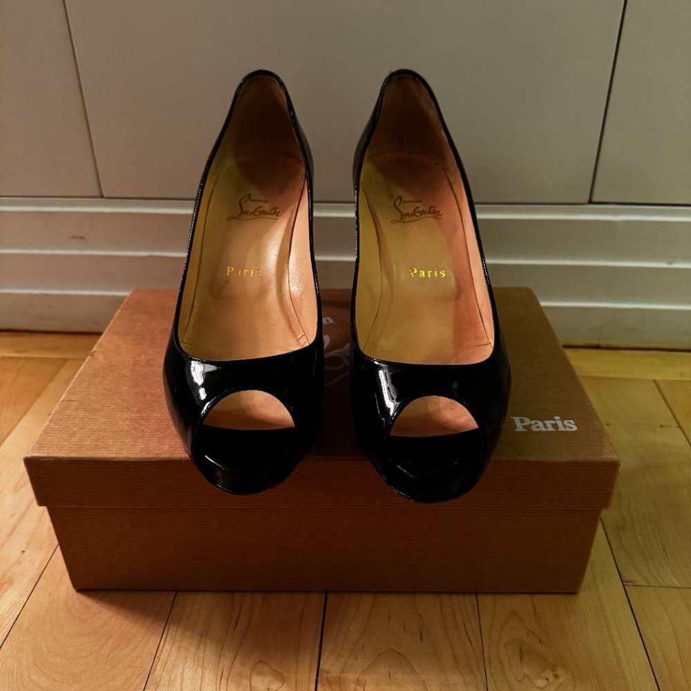 CHRISTIAN LOUBOUTIN Patent Calfskin Mater Claude 85 Peep Toe Pumps 40.5 Black
